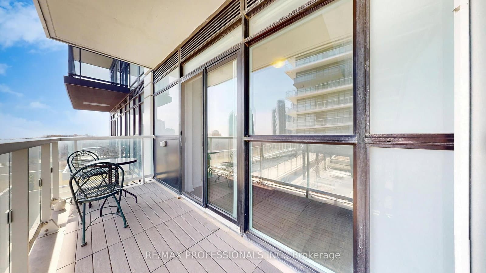 251 Manitoba Street, Unit 504 thumbnail 9