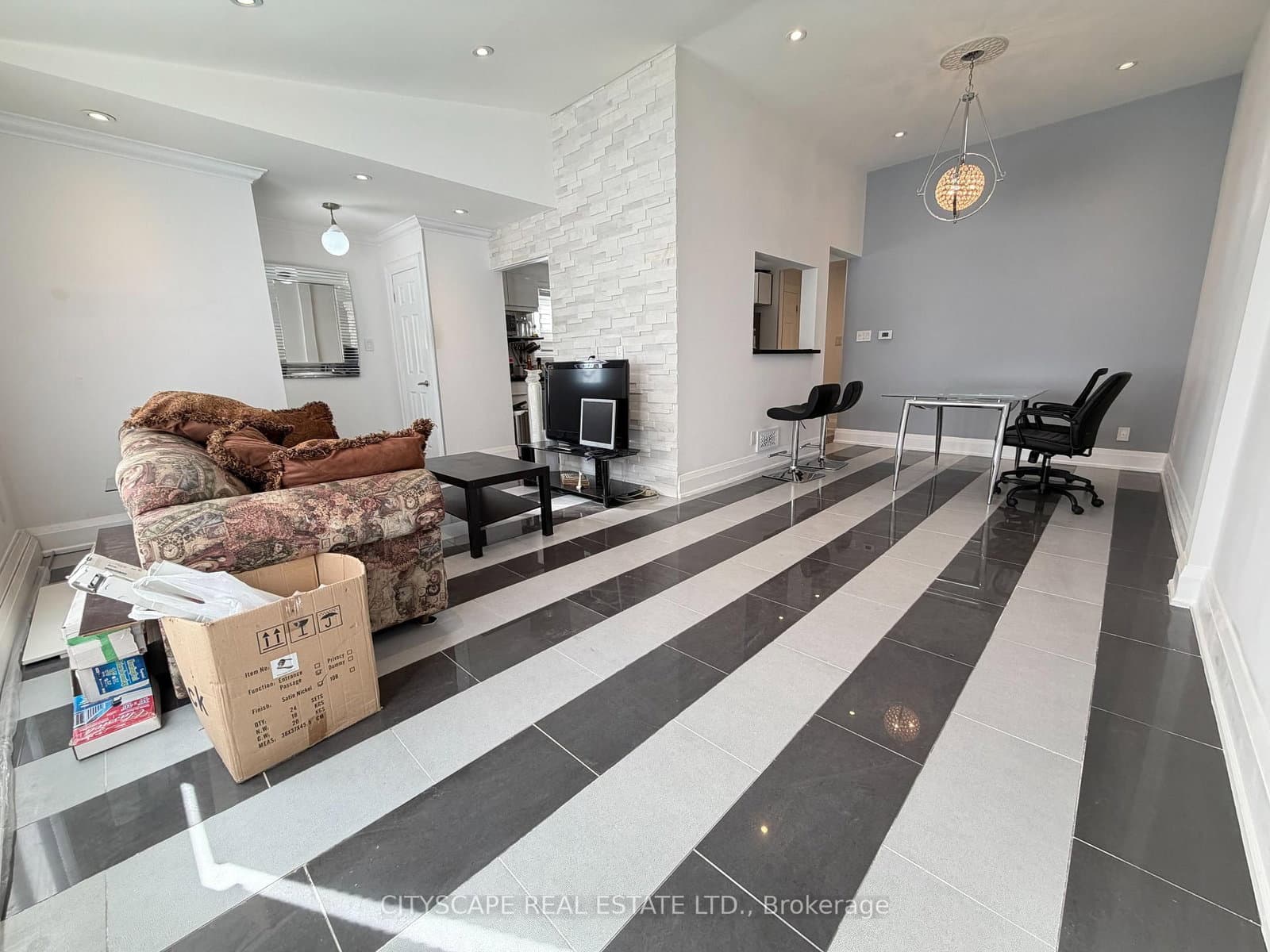 135 Bonham Boulevard, Unit Upper thumbnail 8