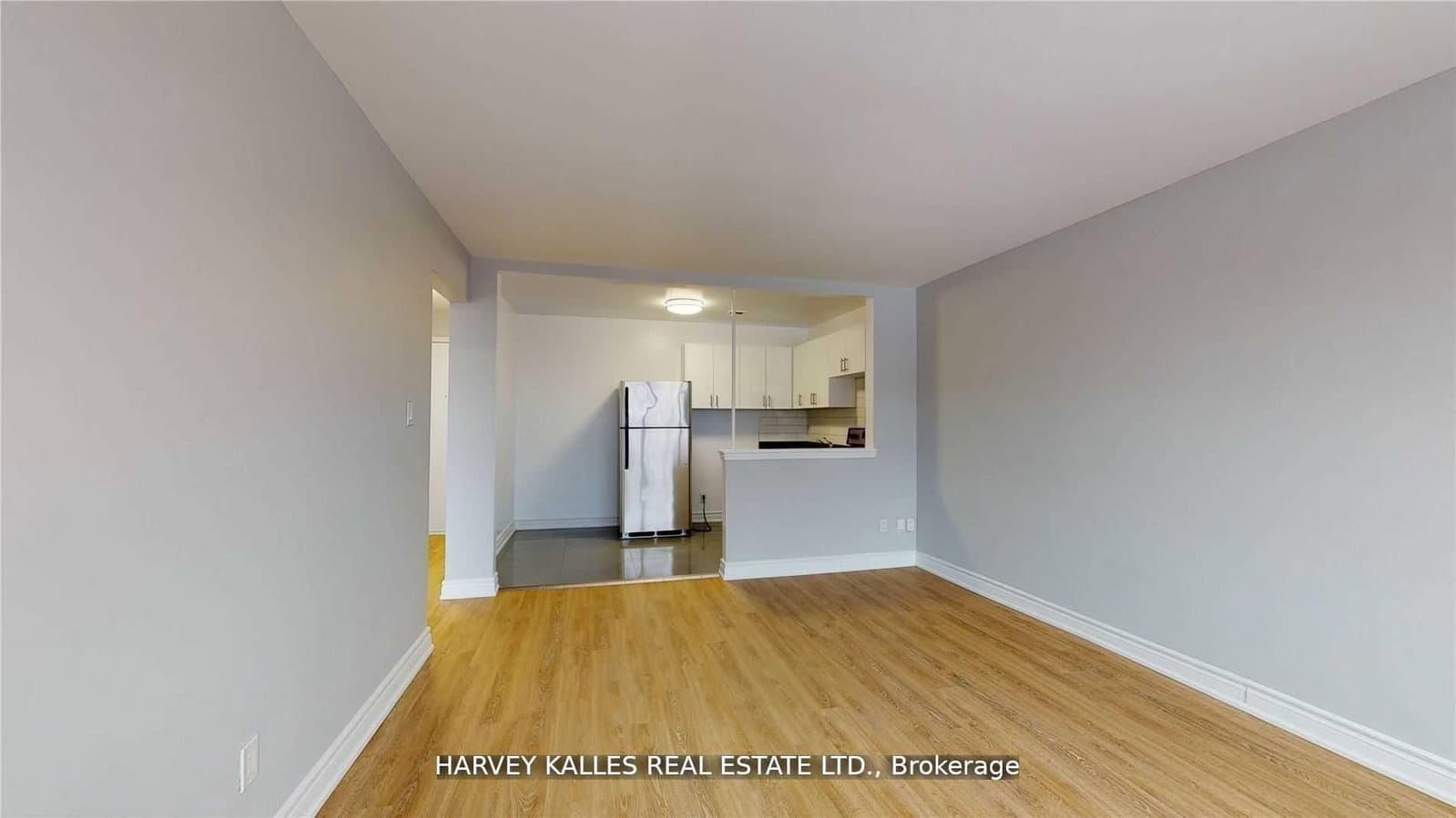 4 Greentree Court, Unit 202 thumbnail 3