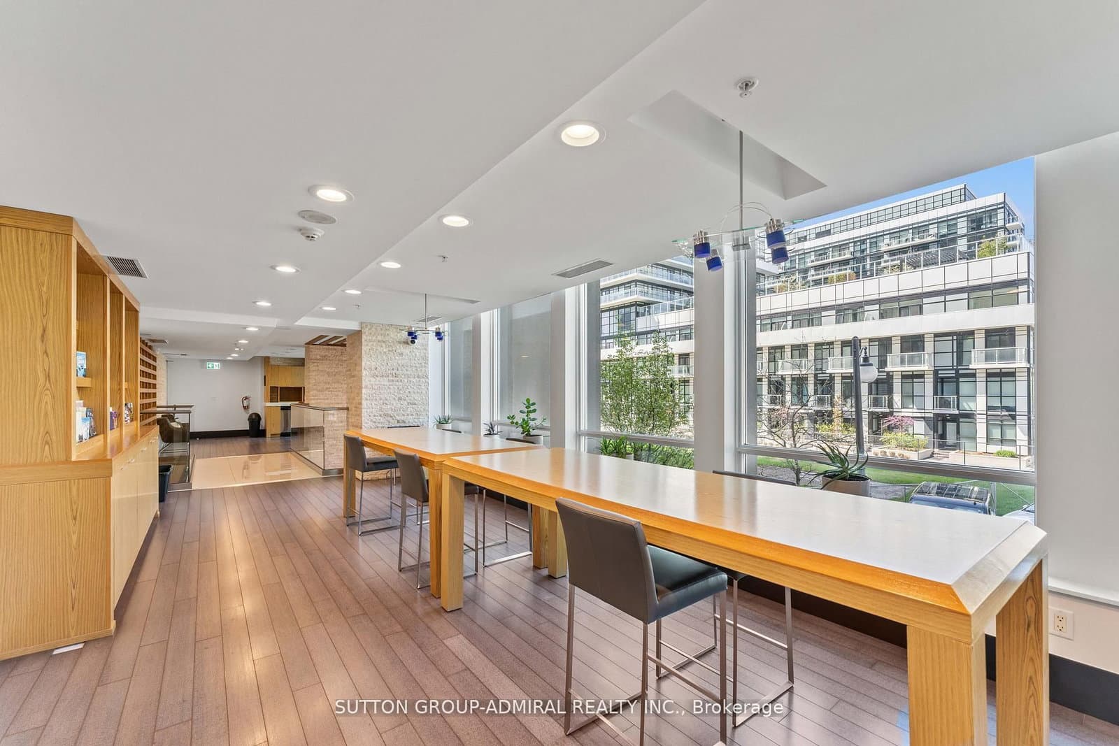 155 Legion Road N, Unit 2513 thumbnail 28