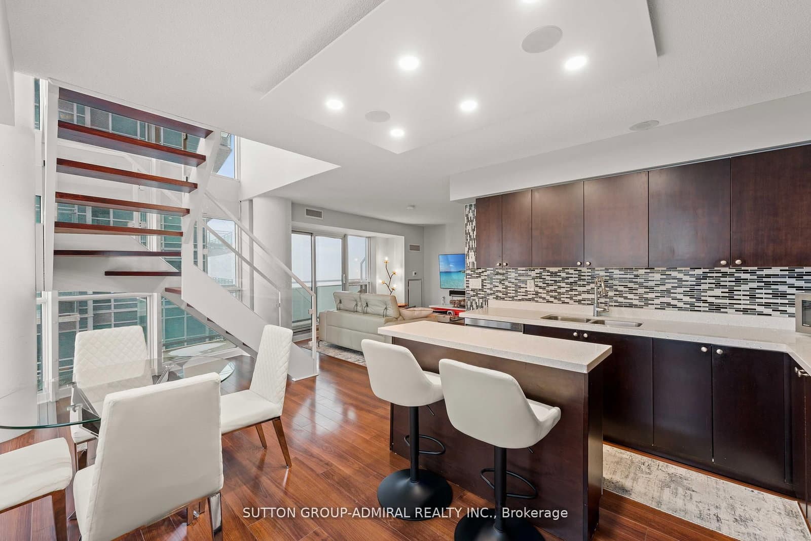 155 Legion Road N, Unit 2513 thumbnail 9