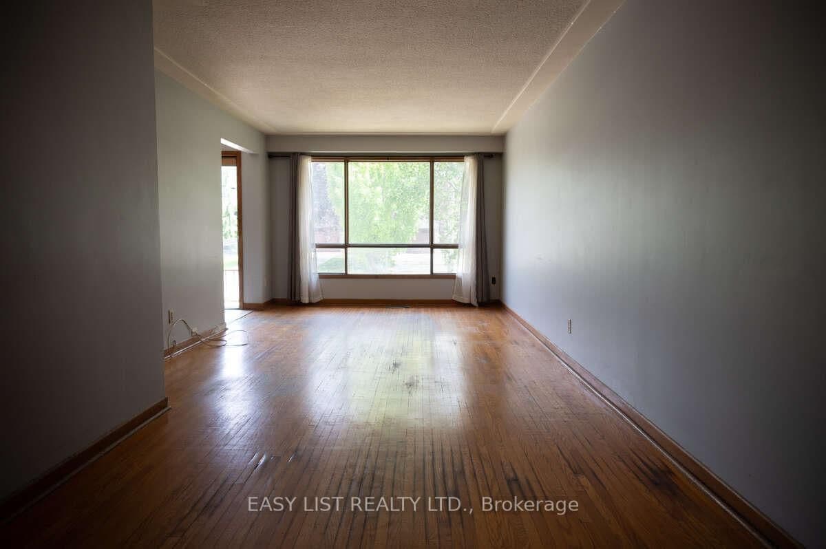 1574 Northmount Avenue thumbnail 11
