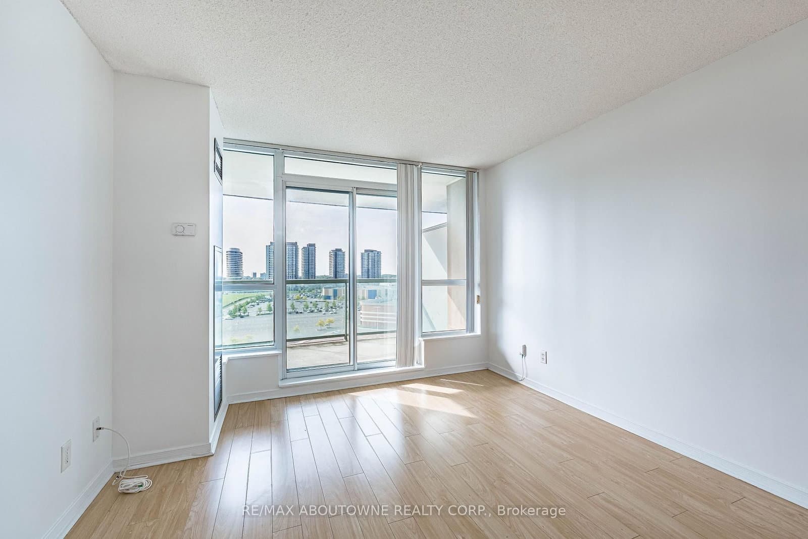 2585 Erin Centre Boulevard, Unit 1102 thumbnail 11