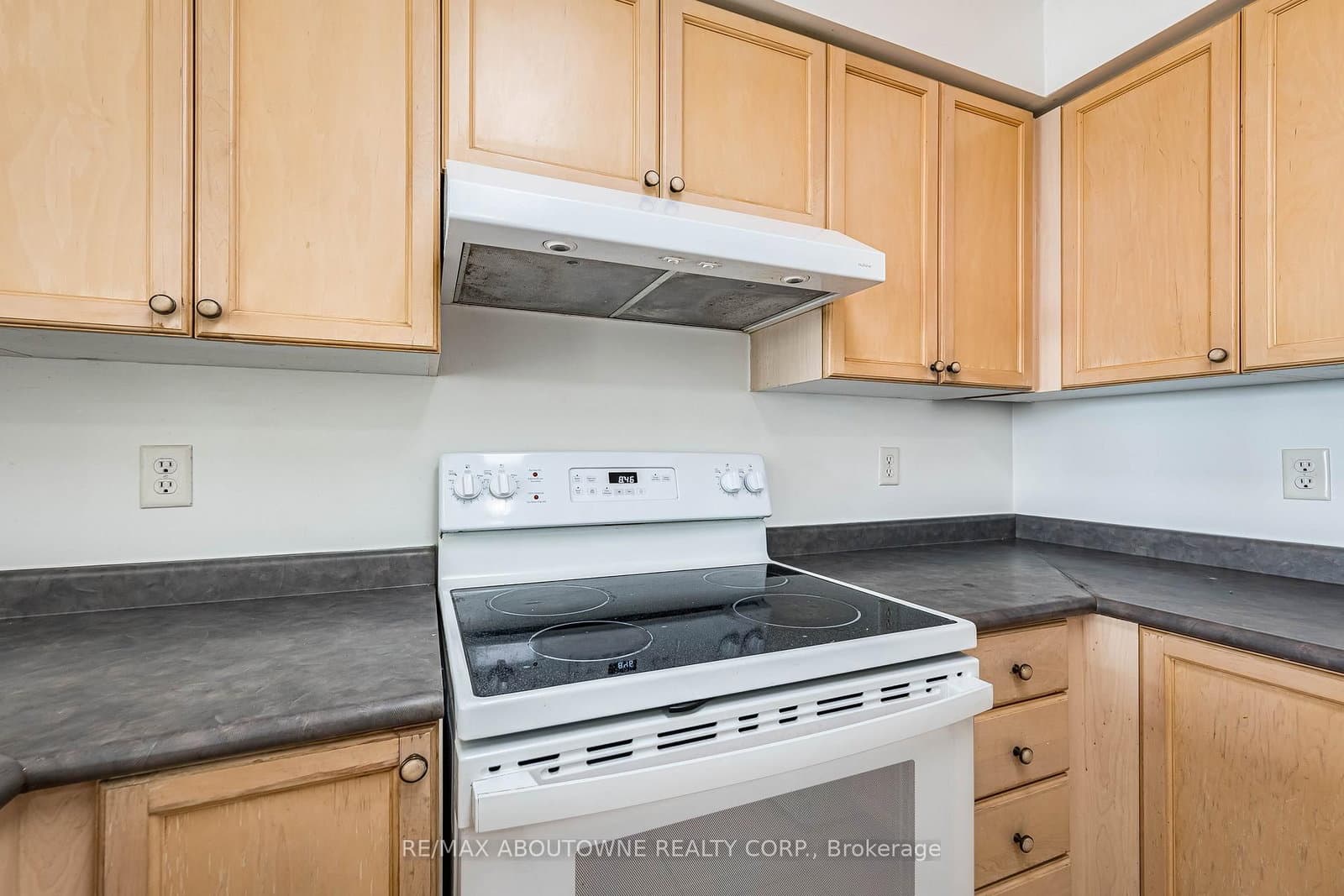 2585 Erin Centre Boulevard, Unit 1102 thumbnail 16