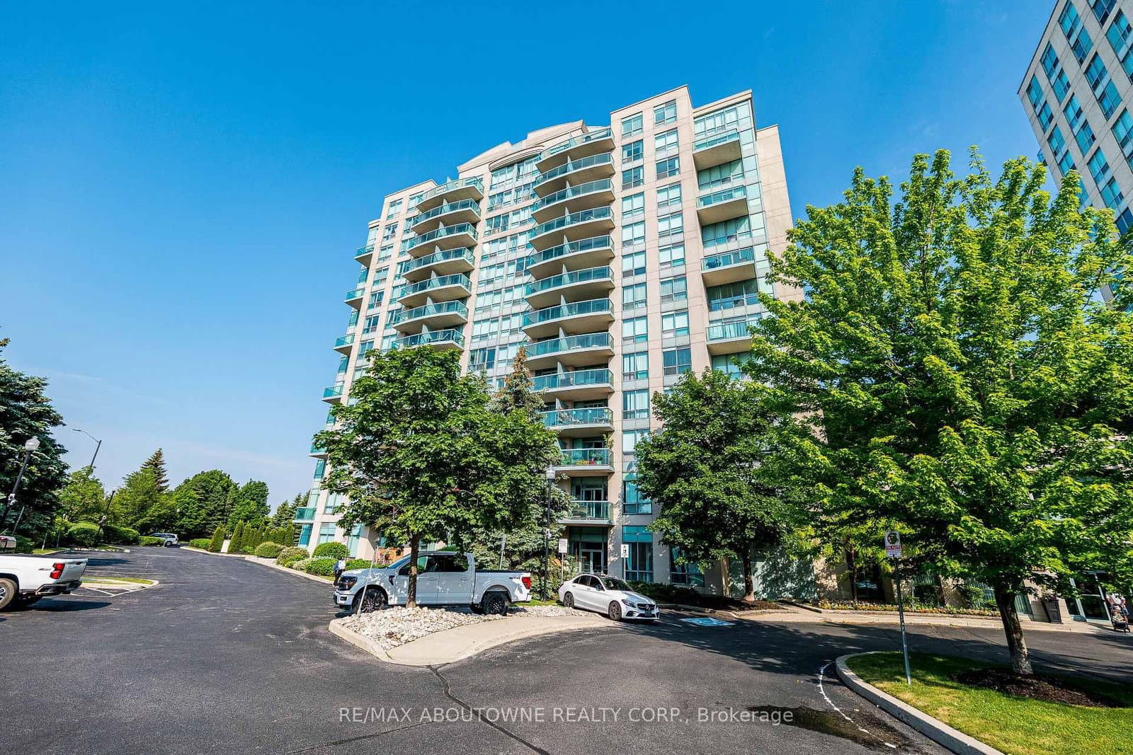 2585 Erin Centre Boulevard, Unit 1102 thumbnail 2