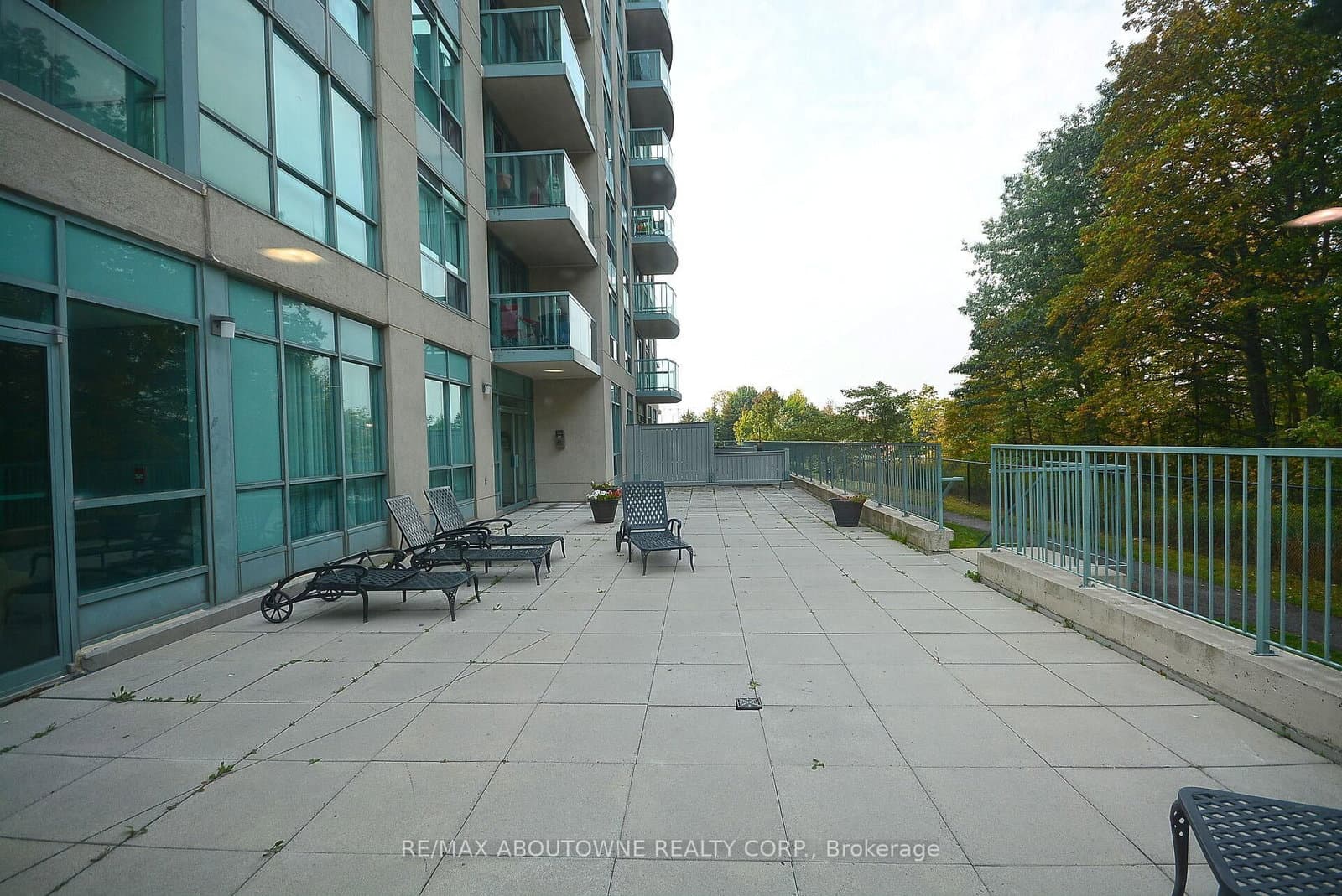 2585 Erin Centre Boulevard, Unit 1102 thumbnail 37