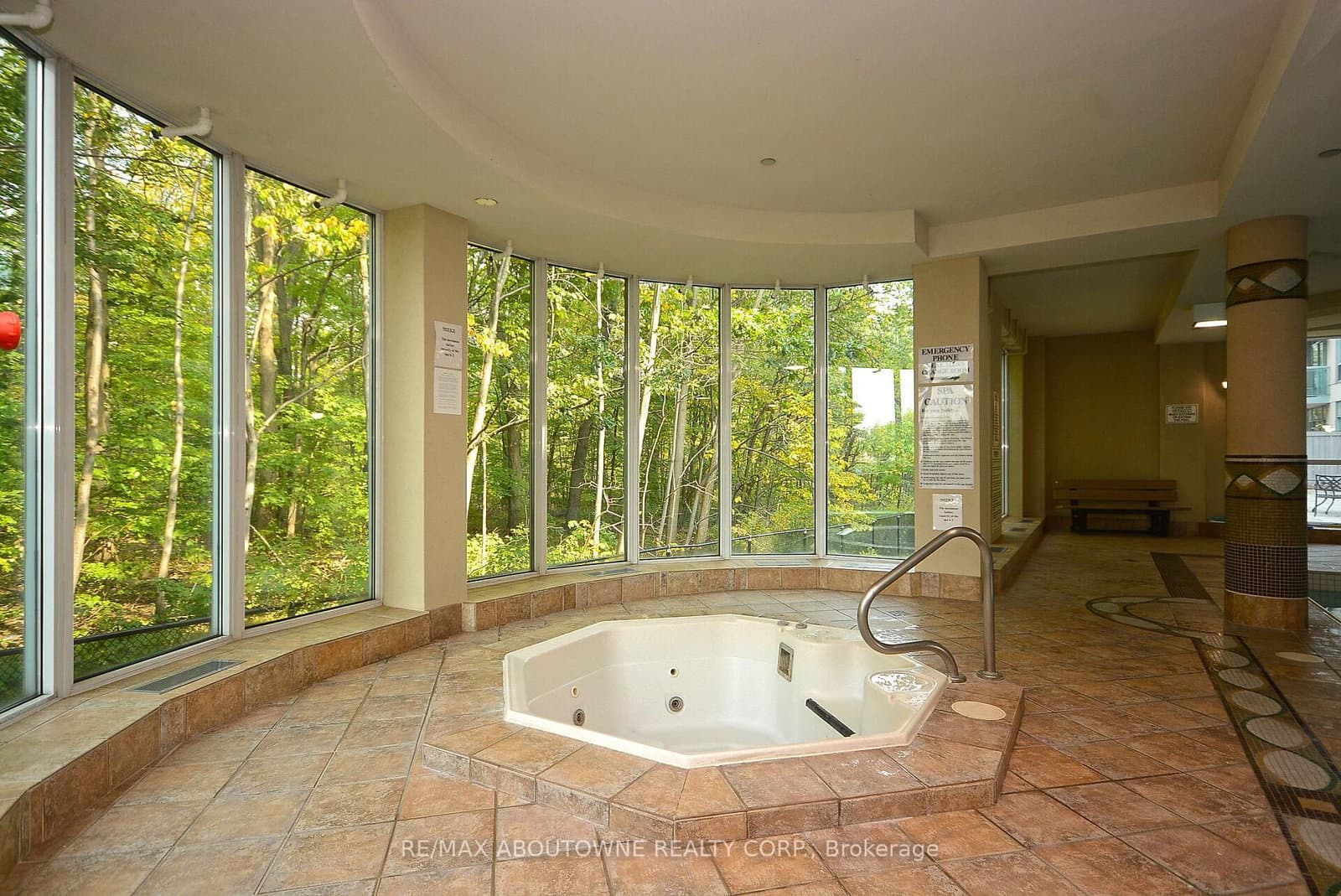 2585 Erin Centre Boulevard, Unit 1102 thumbnail 40