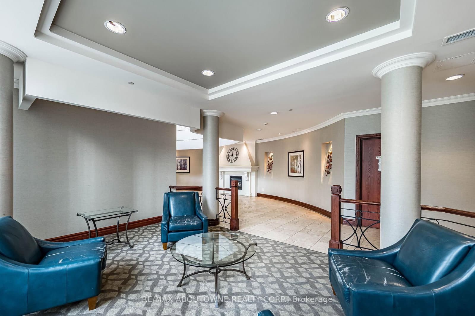 2585 Erin Centre Boulevard, Unit 1102 thumbnail 5