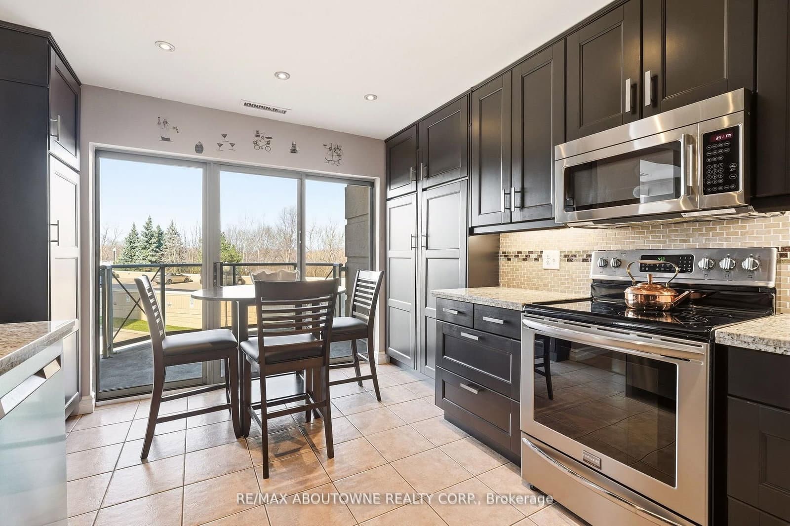 2085 Amherst Heights, Unit 209 thumbnail 24