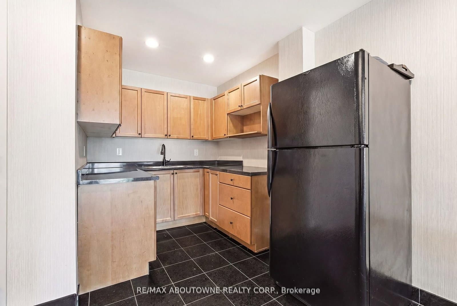 2085 Amherst Heights, Unit 209 thumbnail 31