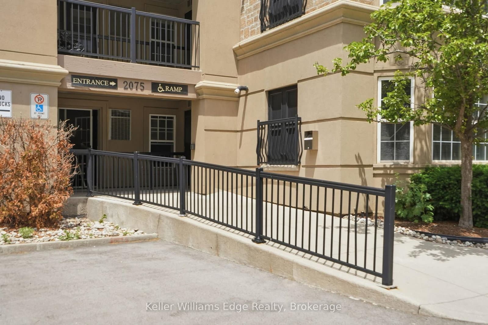 2075 Appleby Line, Unit 406 thumbnail 4