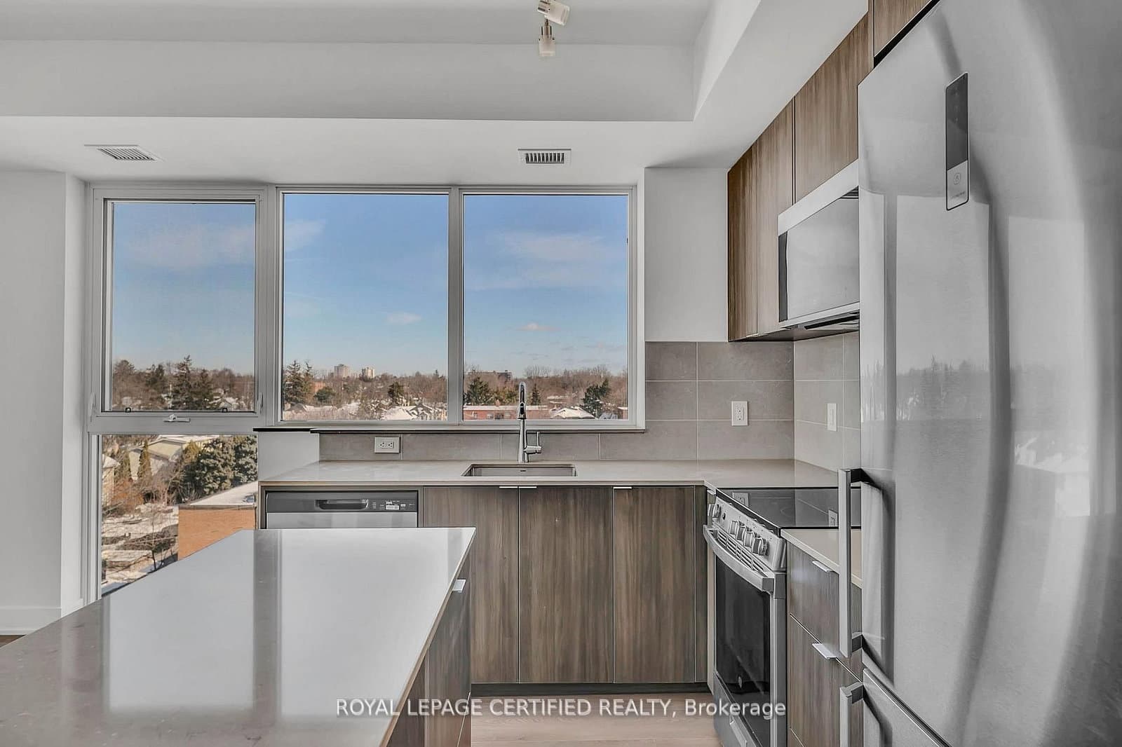 2088 James Street, Unit 503 thumbnail 12