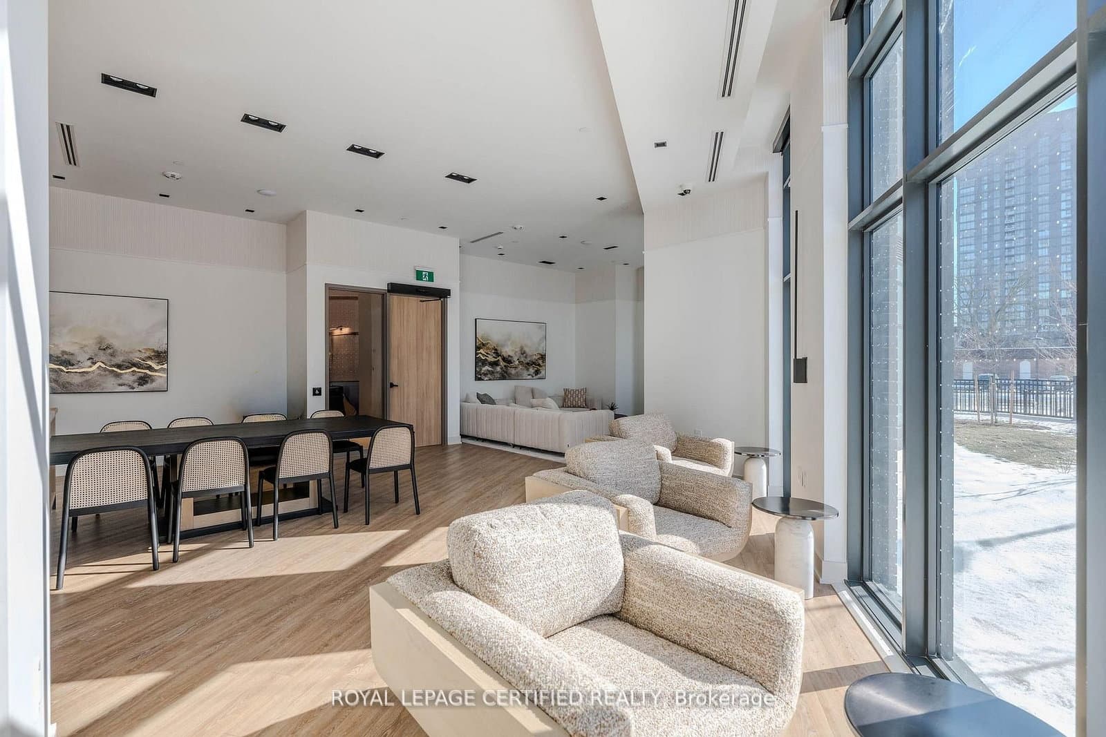 2088 James Street, Unit 503 thumbnail 23