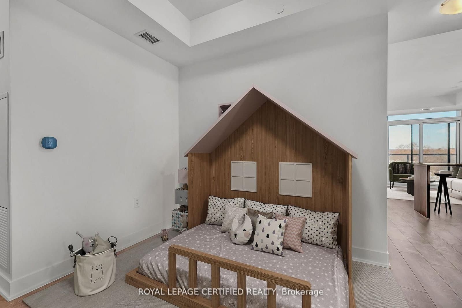 2088 James Street, Unit 503 thumbnail 8