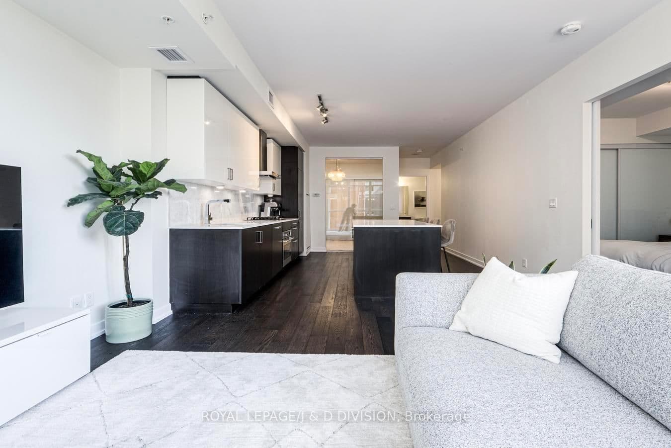36 Howard Park Avenue, Unit 503 thumbnail 18