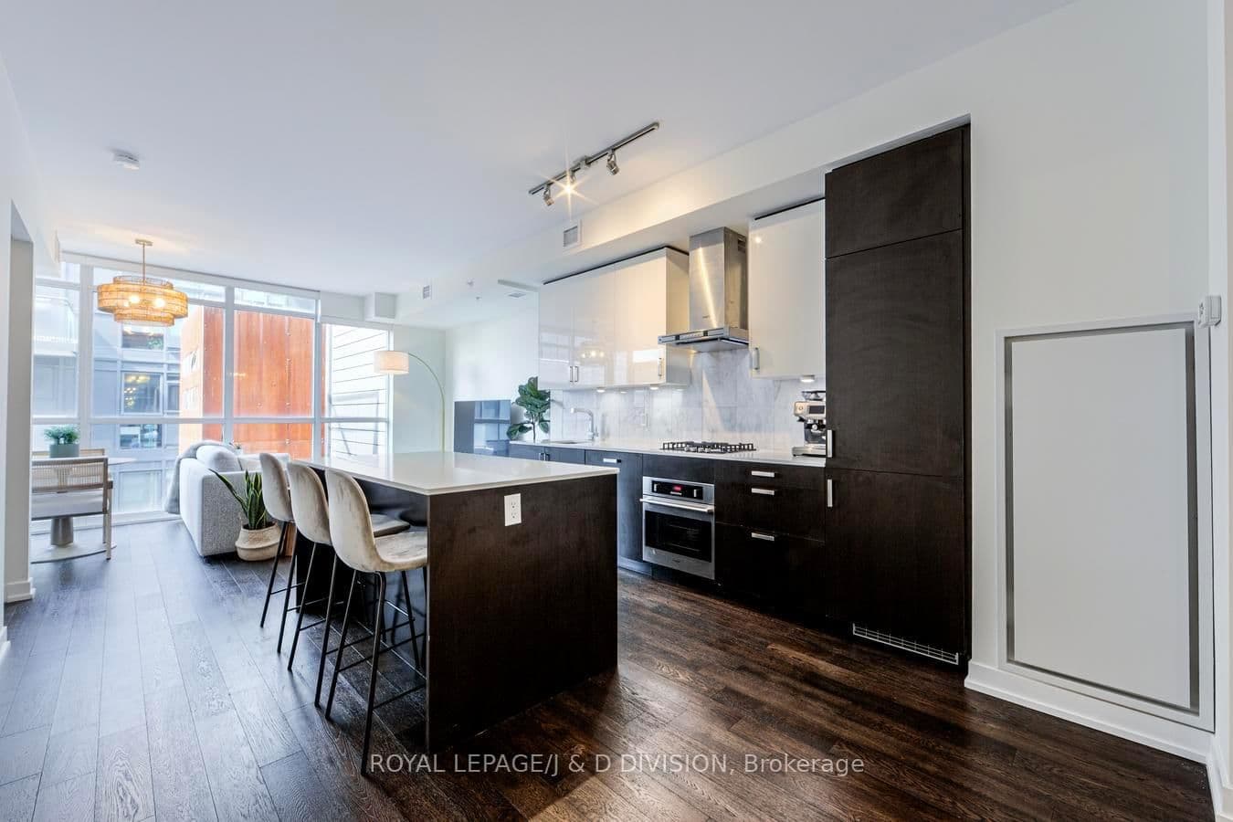 36 Howard Park Avenue, Unit 503 thumbnail 2