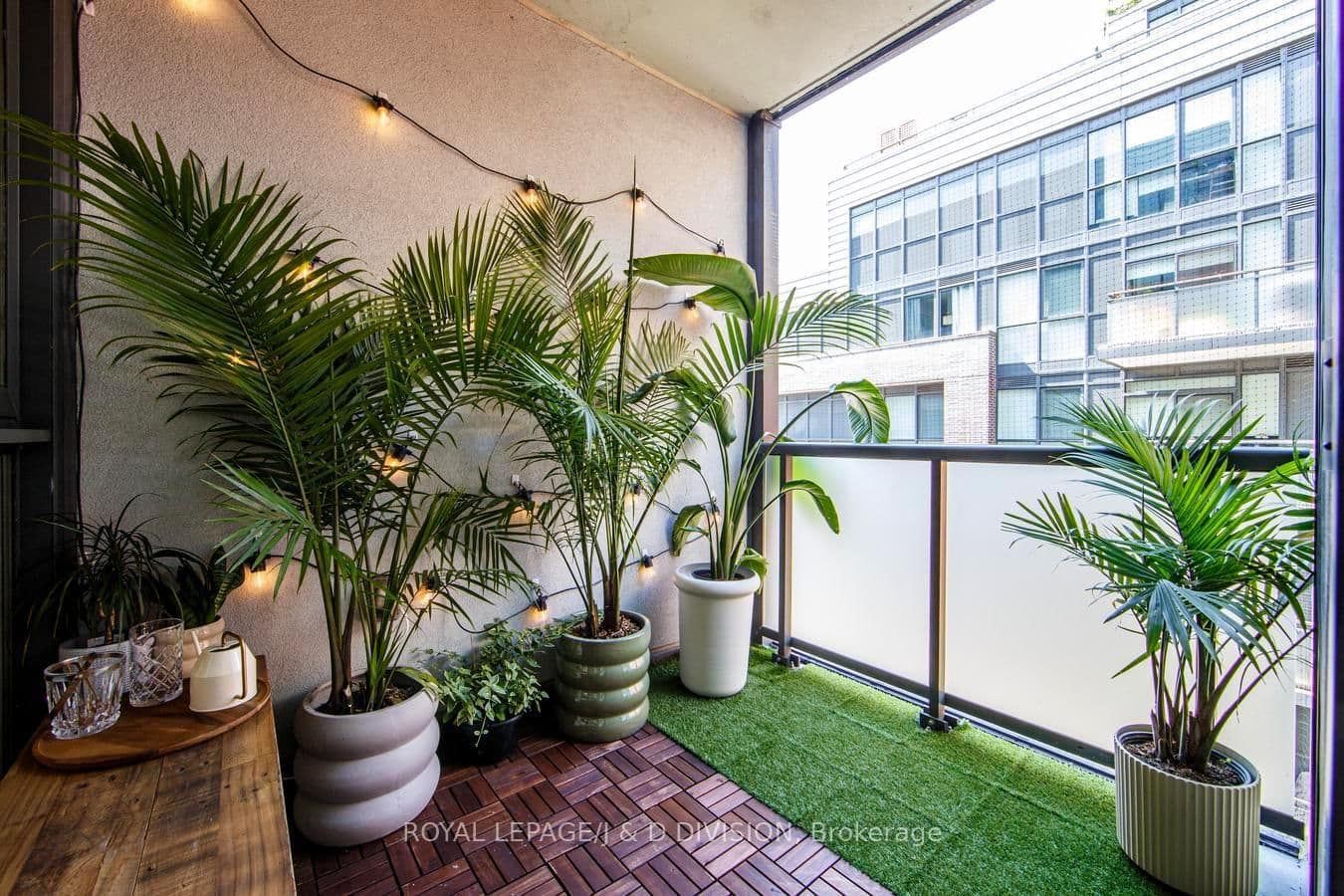 36 Howard Park Avenue, Unit 503 thumbnail 22