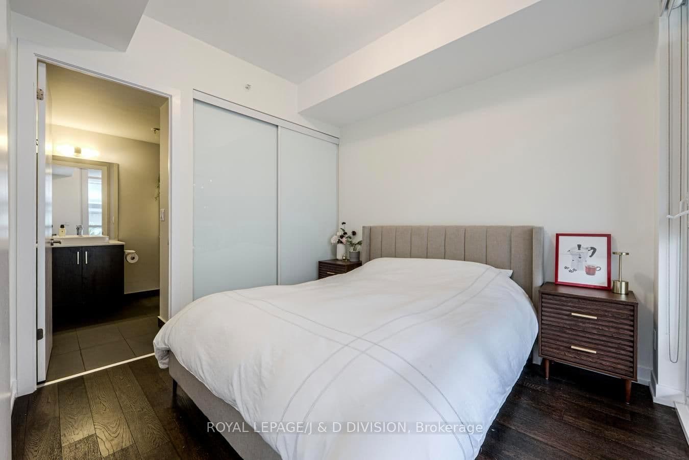 36 Howard Park Avenue, Unit 503 thumbnail 23