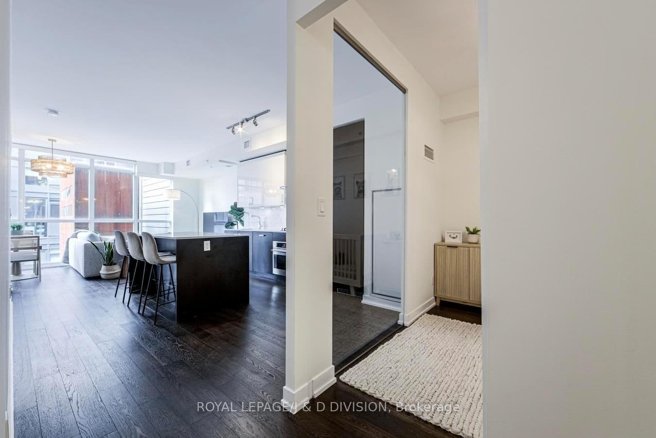 36 Howard Park Avenue, Unit 503 thumbnail 4