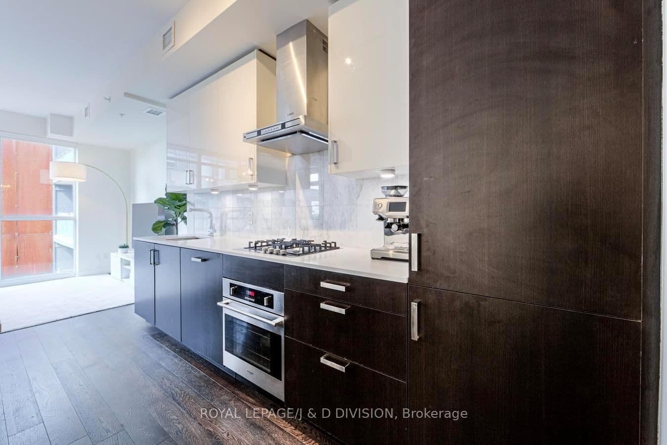 36 Howard Park Avenue, Unit 503 thumbnail 5