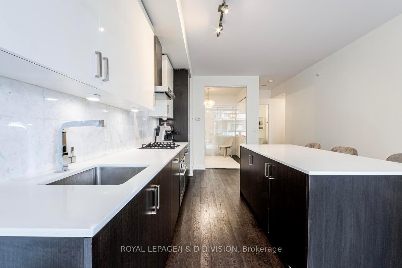 36 Howard Park Avenue, Unit 503 thumbnail 8
