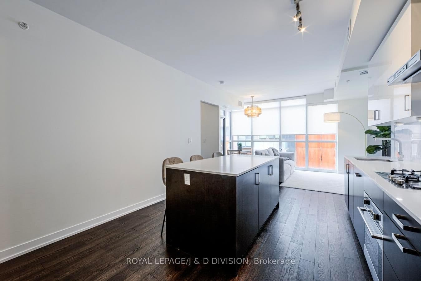 36 Howard Park Avenue, Unit 503 thumbnail 9