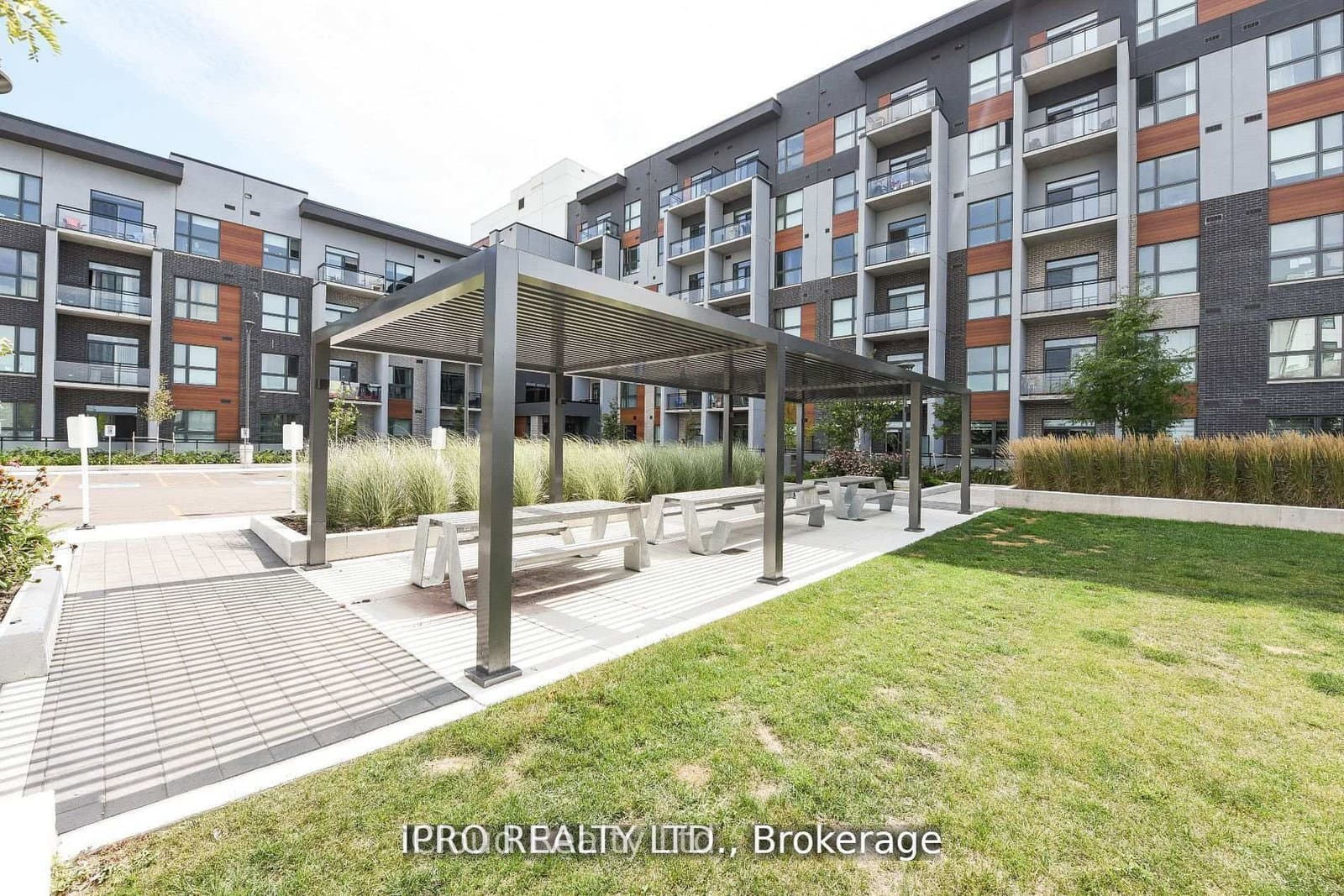 95 Dundas St W Street, Unit 004 - Image 1