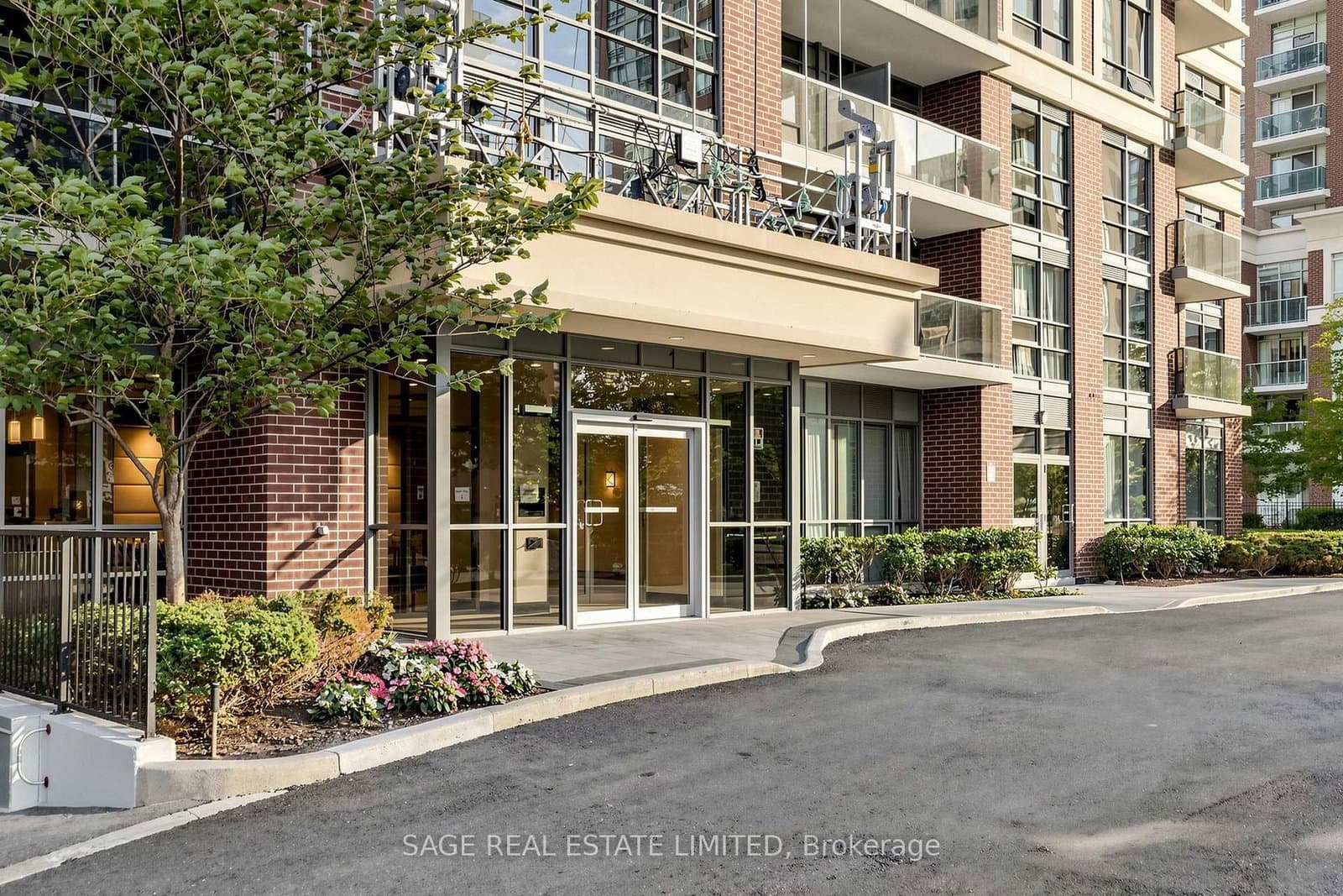 1 Michael Power Place, Unit 605 thumbnail 3