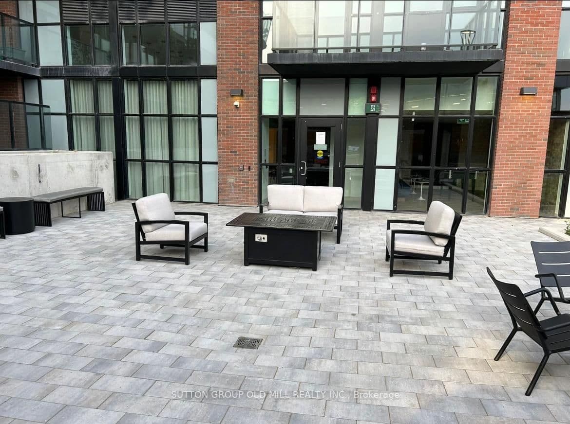 2300 St Clair Avenue W, Unit 417 thumbnail 5
