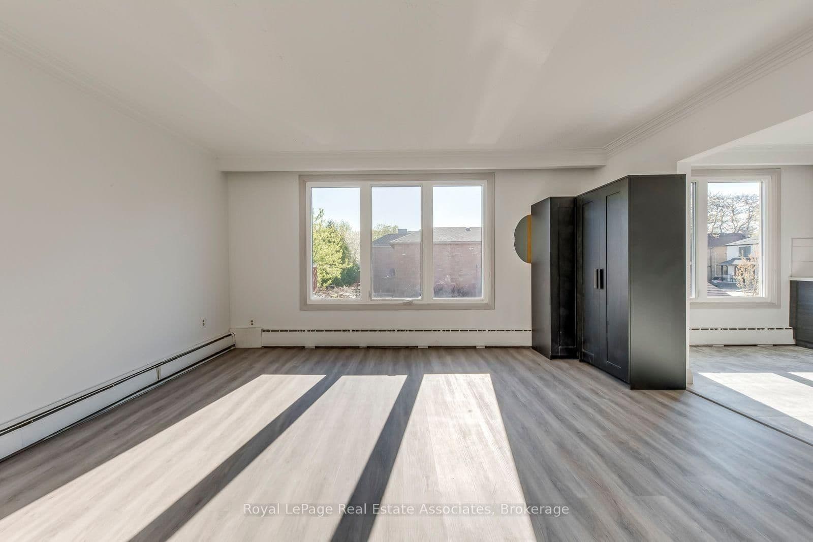 362 Royal York Road, Unit 2 thumbnail 2