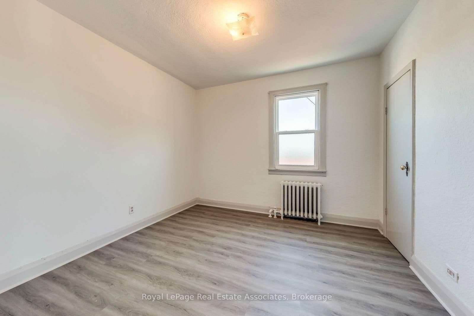 362 Royal York Road, Unit 2 thumbnail 6