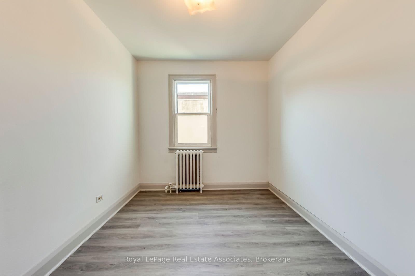 362 Royal York Road, Unit 2 thumbnail 8