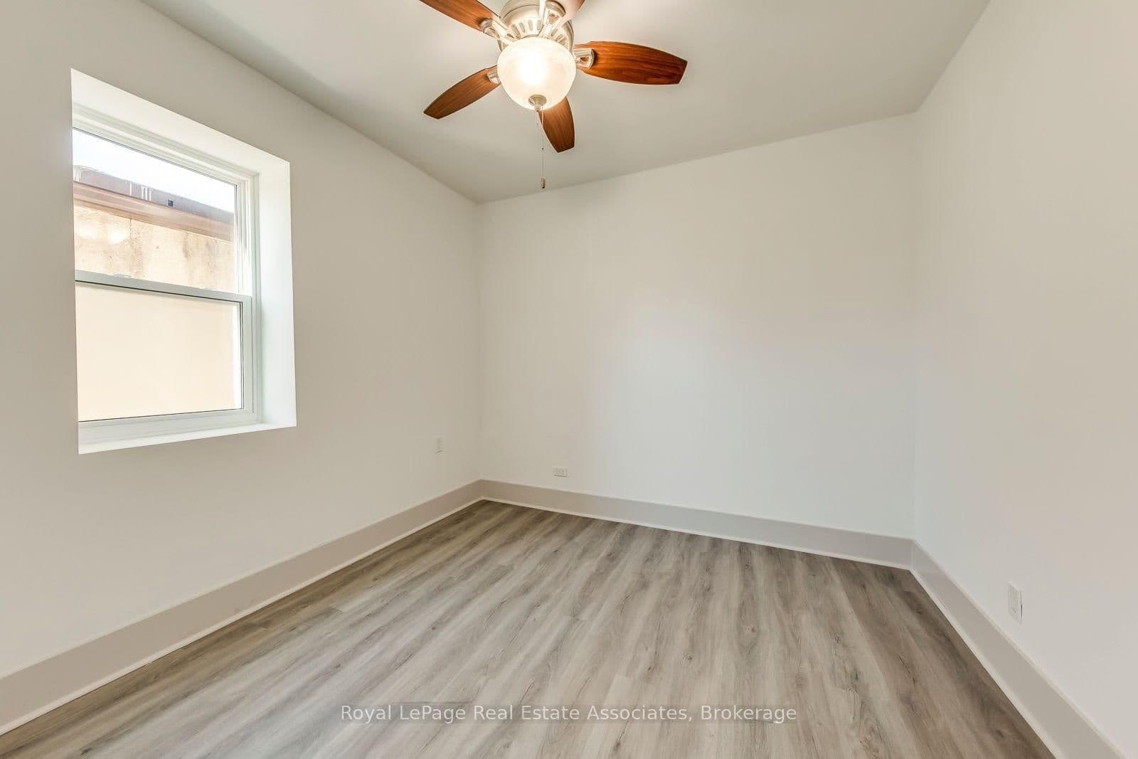 362 Royal York Road, Unit 2 thumbnail 9