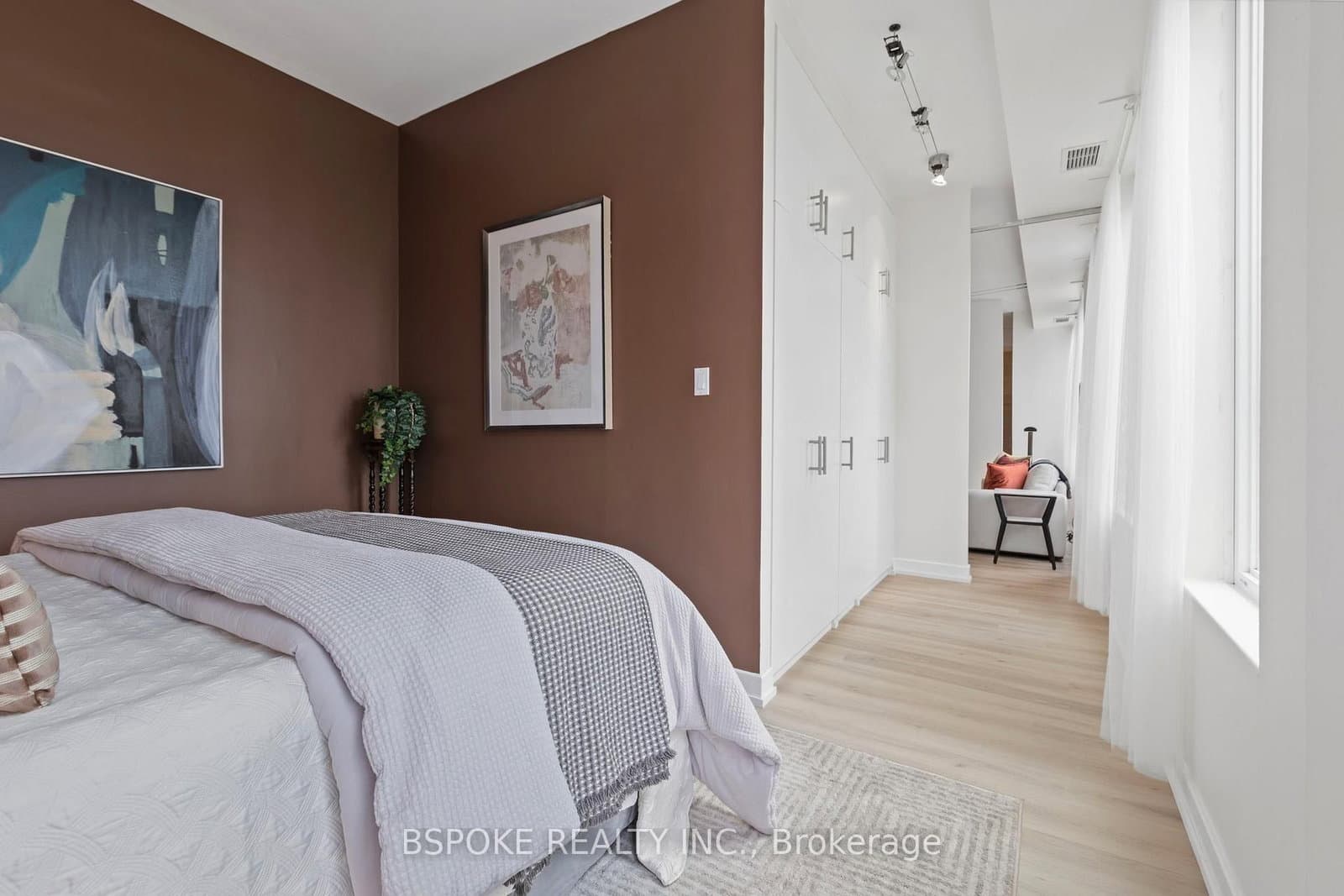 1 St Johns Road, Unit 303 thumbnail 20