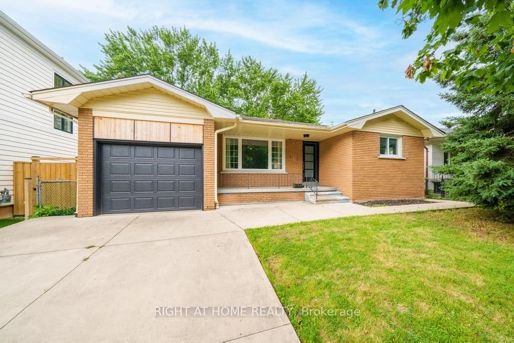 662 Montego Crescent - Image 1