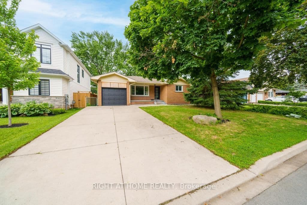 662 Montego Crescent thumbnail 2