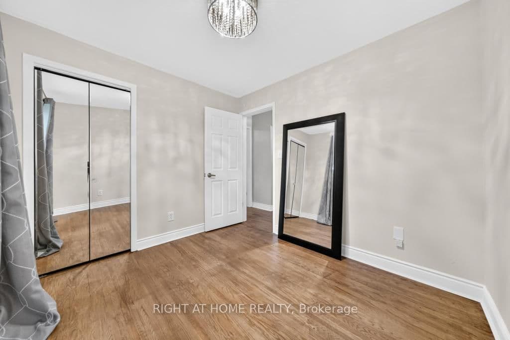 662 Montego Crescent thumbnail 21