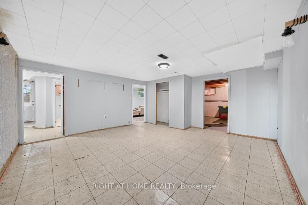 662 Montego Crescent thumbnail 30