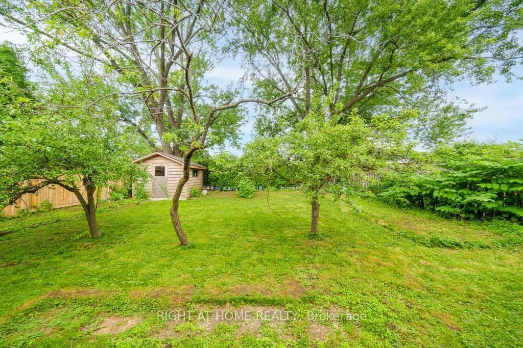 662 Montego Crescent thumbnail 39