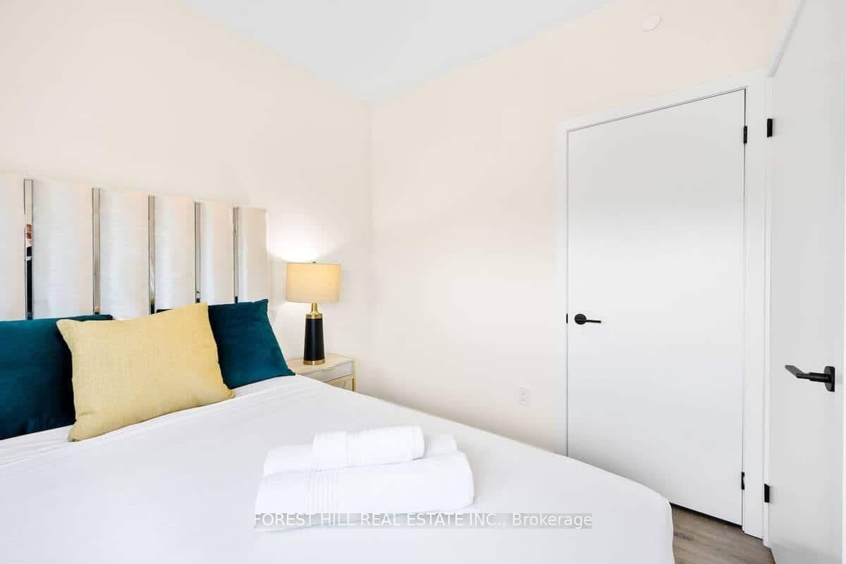 2300 ST CLAIR Avenue W, Unit 709 thumbnail 23