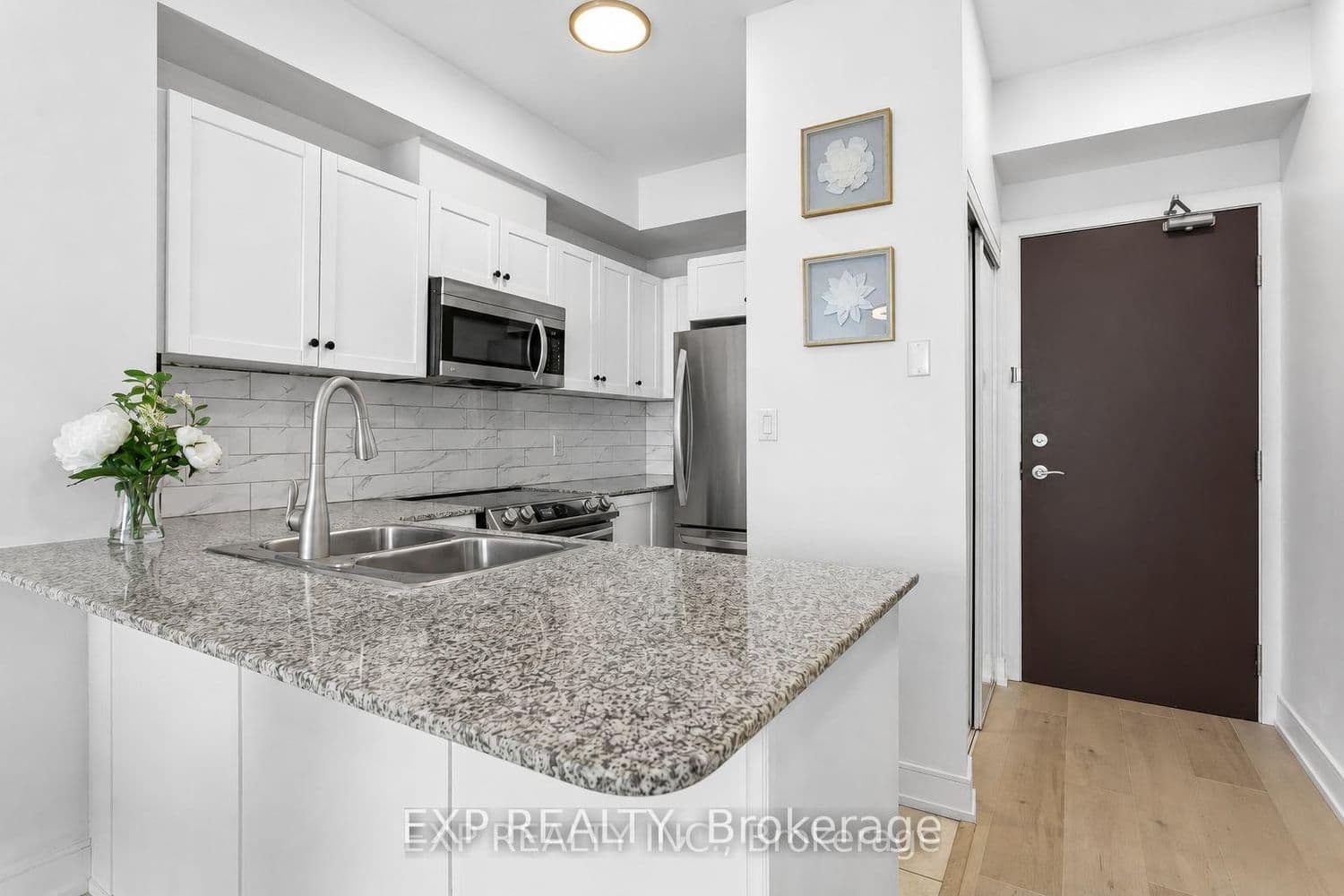 1359 Rathburn Road E, Unit 1406 thumbnail 7