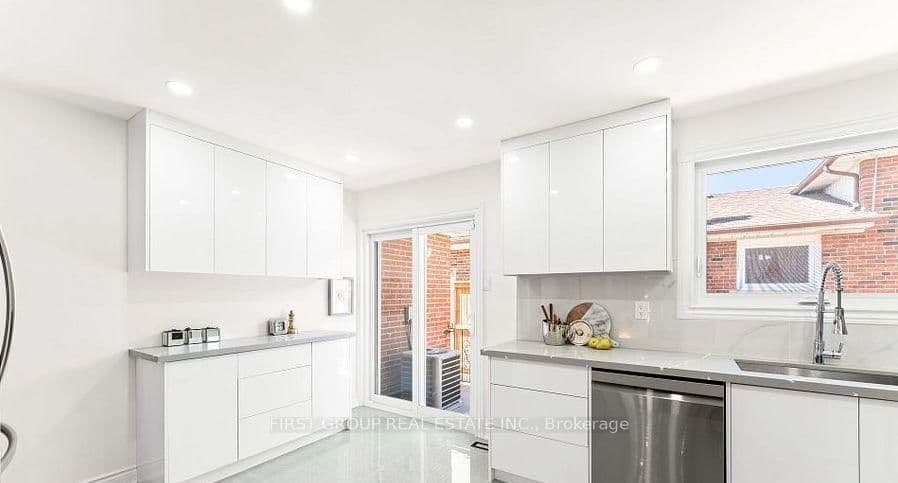 3193 Cawthra Road, Unit Main thumbnail 11