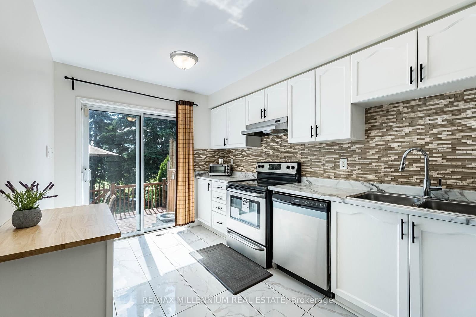 36 Spadina Road, Unit 36 thumbnail 13