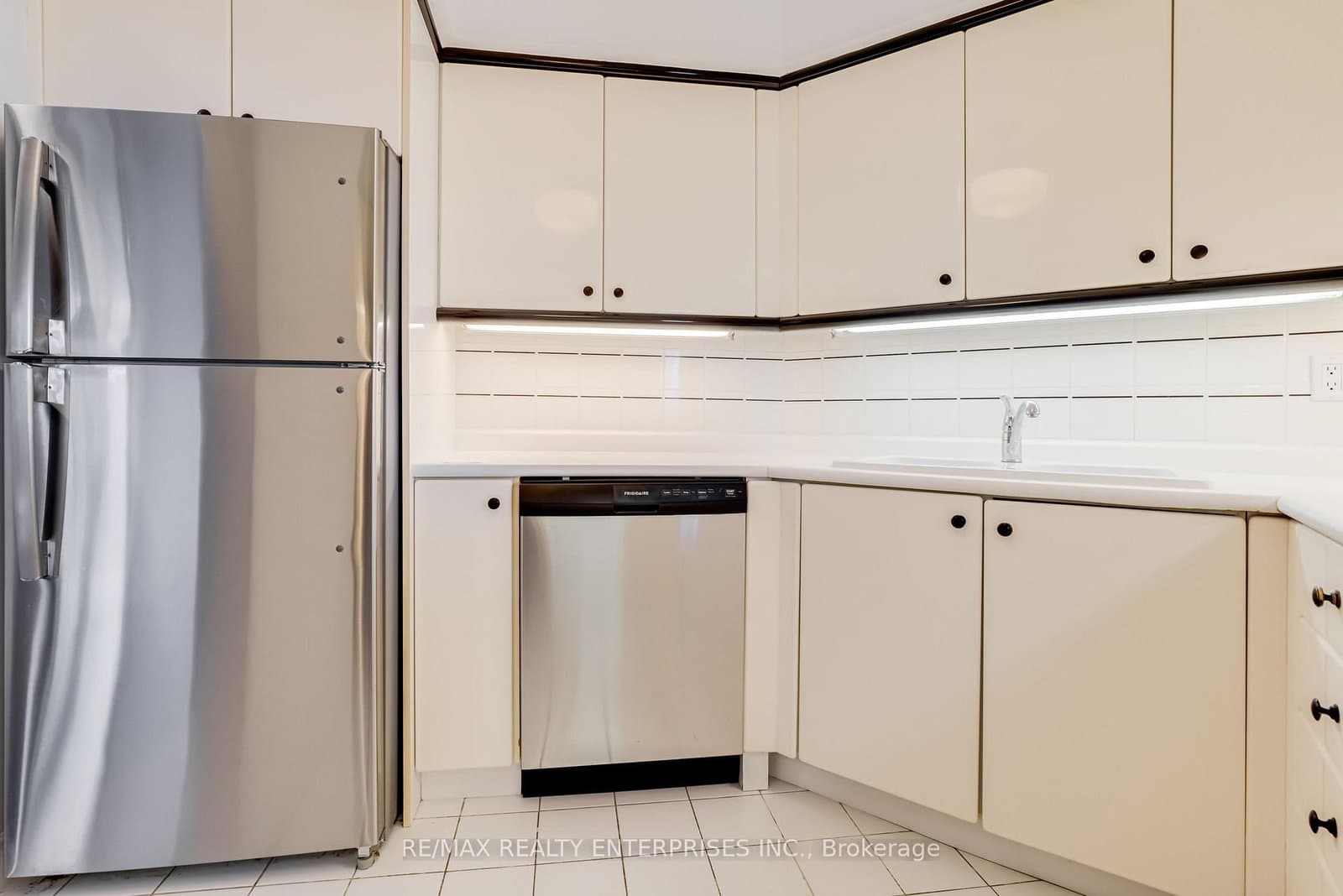 2285 Lake Shore Boulevard W, Unit 304 thumbnail 20