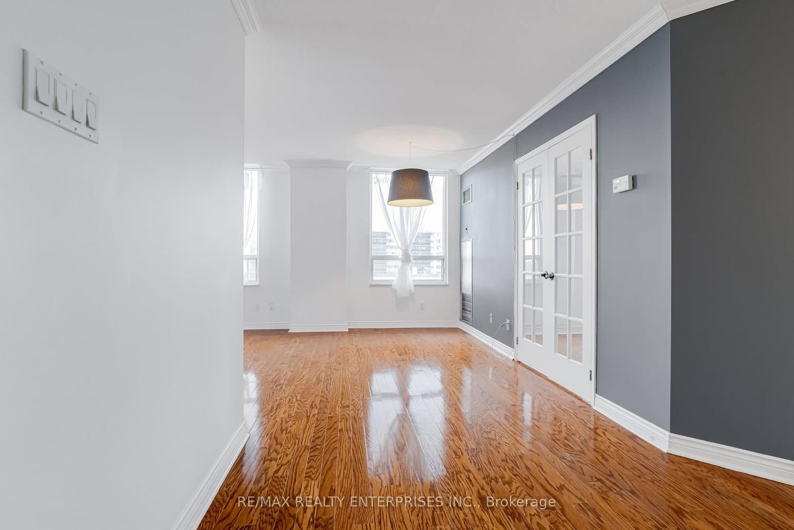 2285 Lake Shore Boulevard W, Unit 304 thumbnail 3