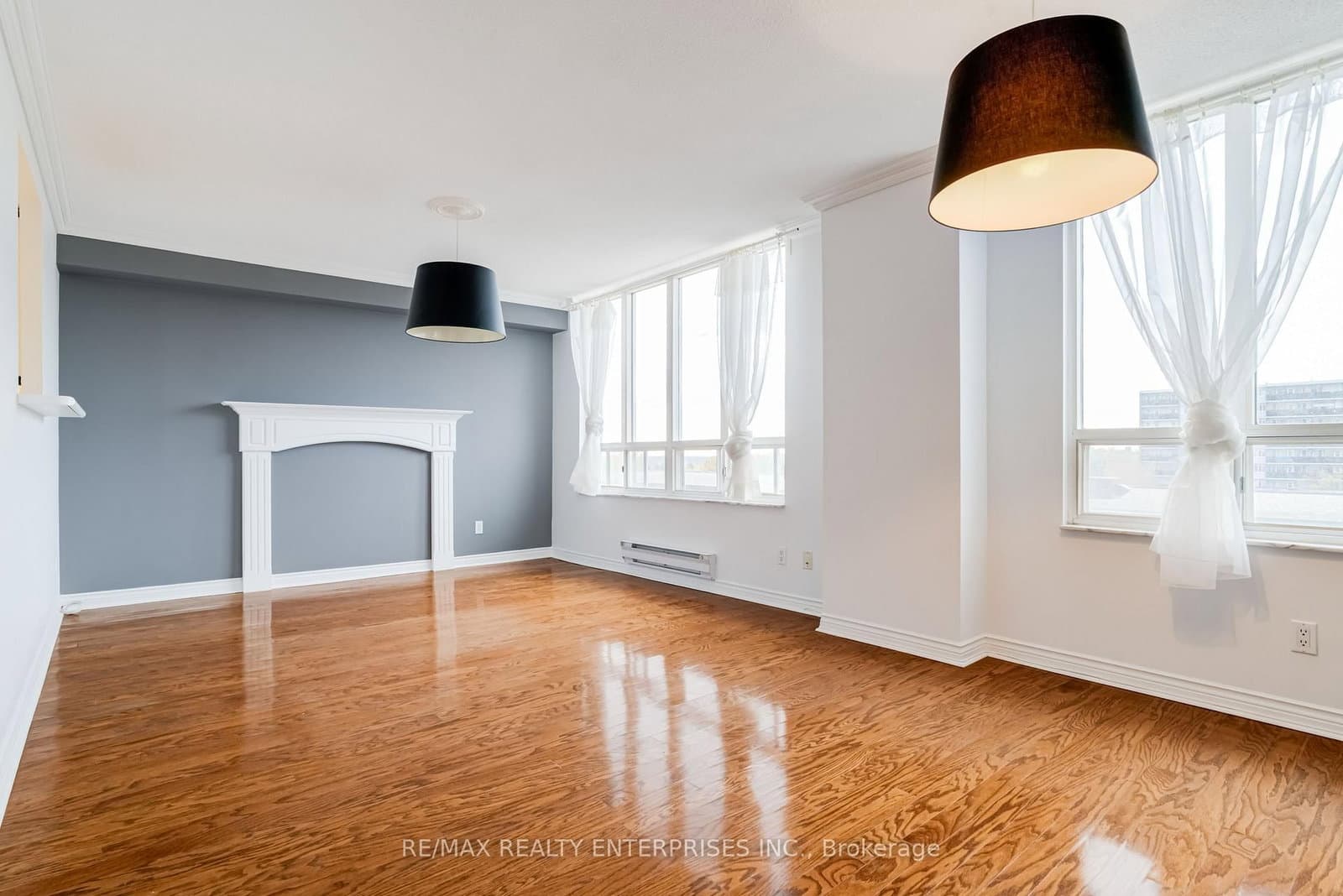 2285 Lake Shore Boulevard W, Unit 304 thumbnail 4