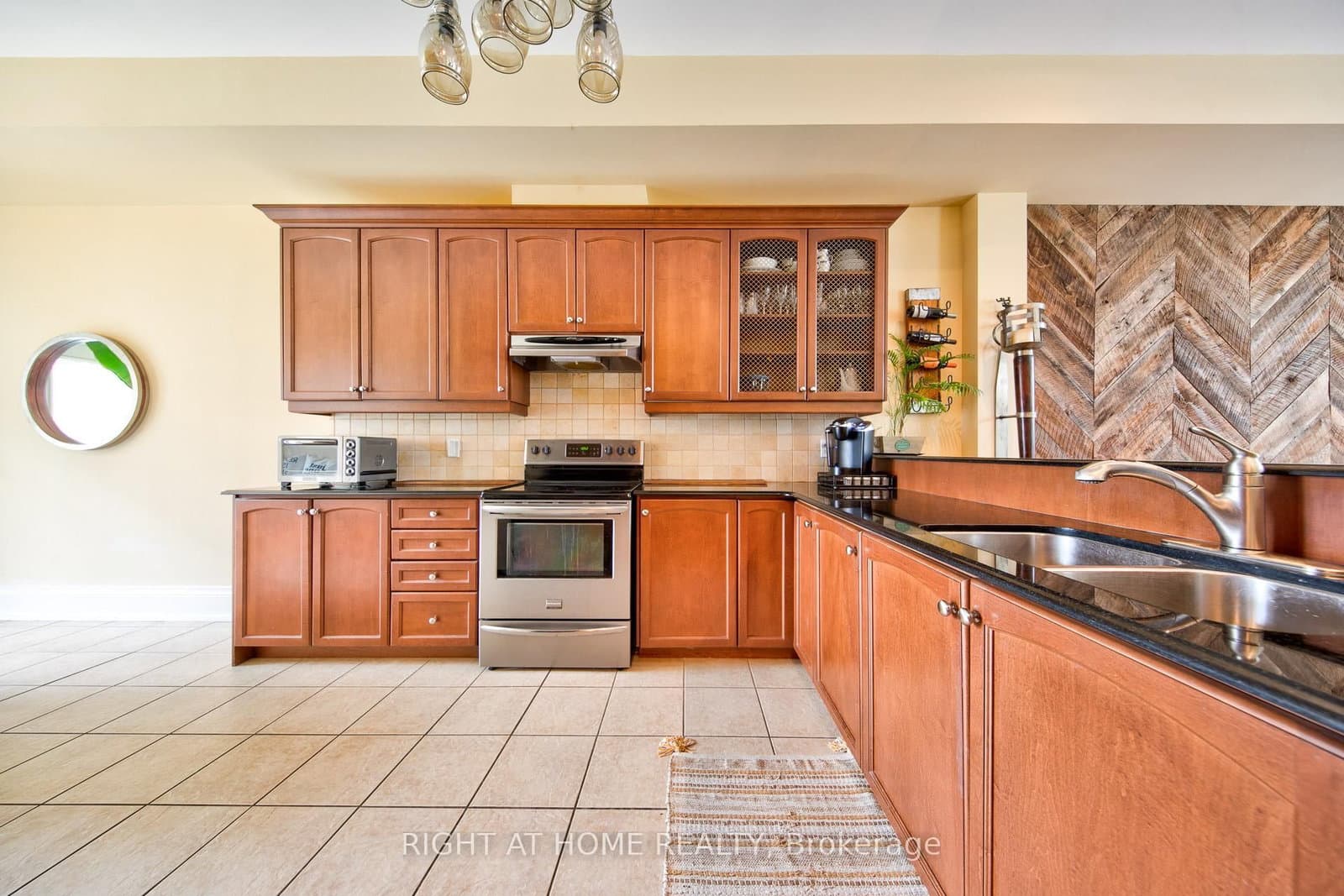 120 BRONTE Road, Unit 10 thumbnail 16