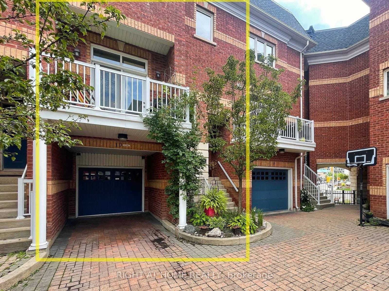 120 BRONTE Road, Unit 10 thumbnail 6