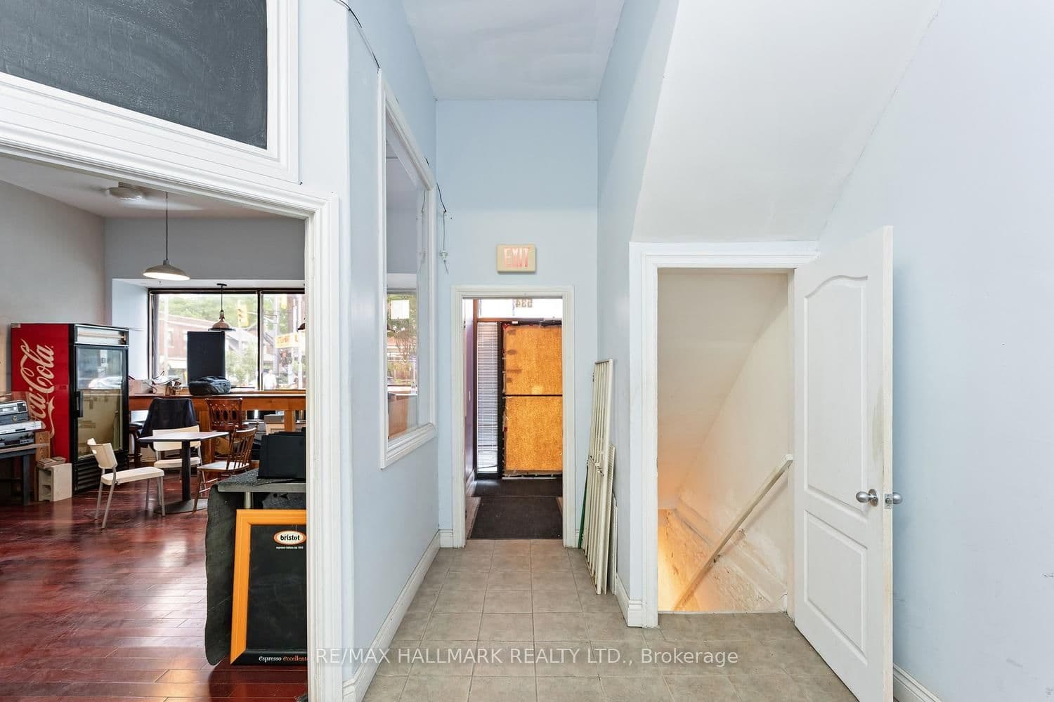 534 Annette Street thumbnail 4