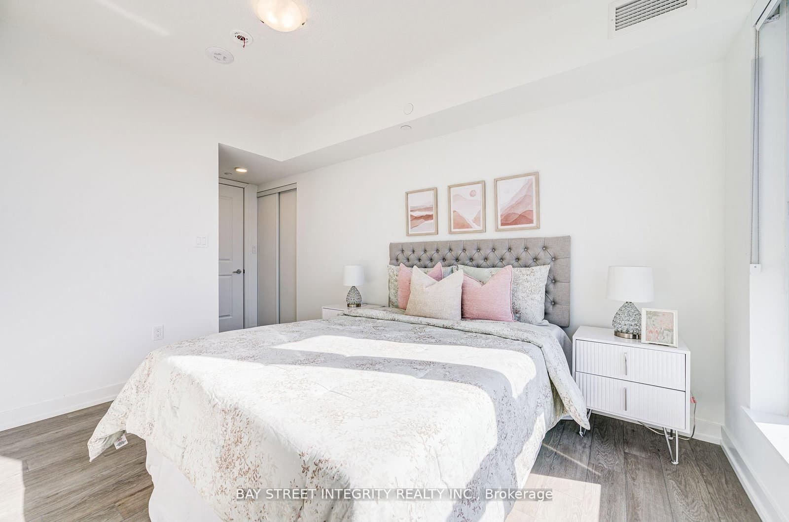 556 Marlee Avenue, Unit 205 thumbnail 11